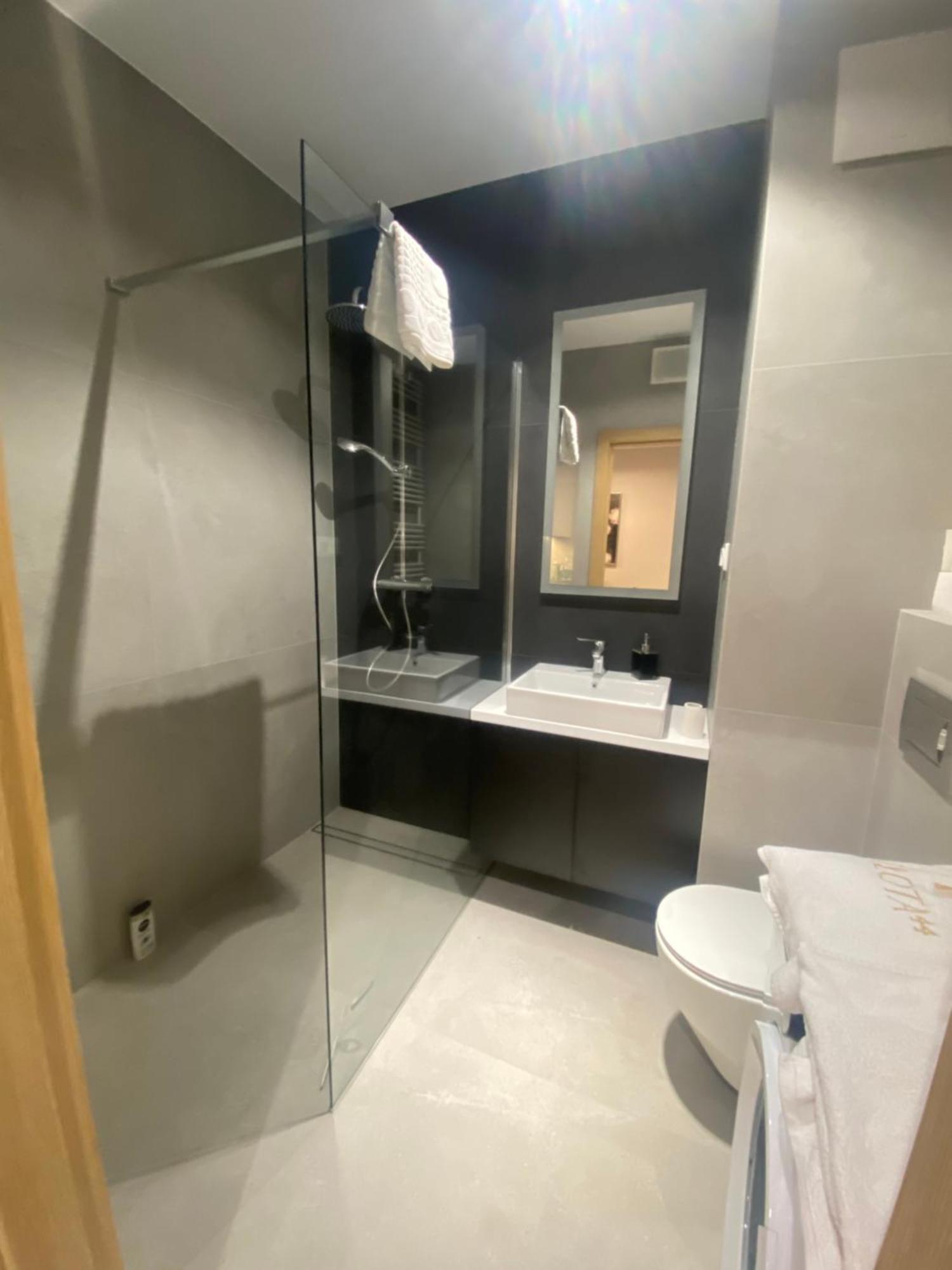 ורשה Wiktoryn 6 Piekne Nowe Apartamenty Z Duzymi Balkonami מראה חיצוני תמונה